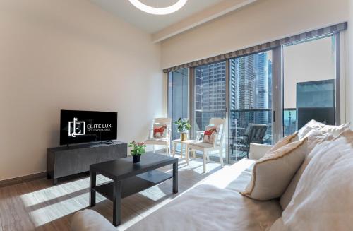 Elite LUX Holiday Homes - Stunning Lake View 1BHK Retreat in JLT Dubai, Dubaï (photo 4)