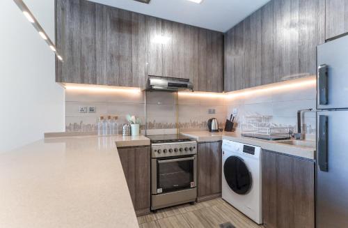Elite LUX Holiday Homes - Stunning Lake View 1BHK Retreat in JLT Dubai, Dubaï (photo 9)