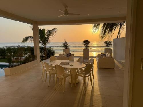 Villa Italia Somone Maison d'Hôte de Luxe (Villa Italia Somone Maison d'Hote de Luxe) in ลา โซโมเน