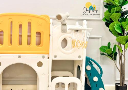 The Shore l Exclusive Private Garden l Luxury Suite l 4-9 pax l Melaka River View l Direct Mall l Jonker Street by Jay Stay Management