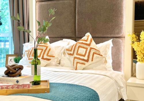 The Shore l Exclusive Private Garden l Luxury Suite l 4-9 pax l Melaka River View l Direct Mall l Jonker Street by Jay Stay Management