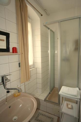 Single Room image 1