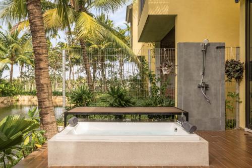 Chilling Hoi An APT BTW An Bang Beach and Ancient Town, Хойан (фото 7)