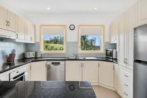 Lizzy's Hideaway, Close to City