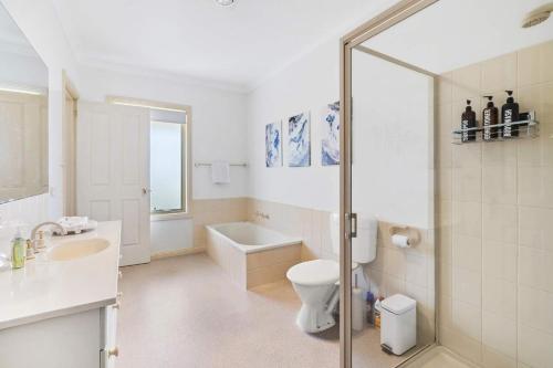 Lizzy's Hideaway, Close to City