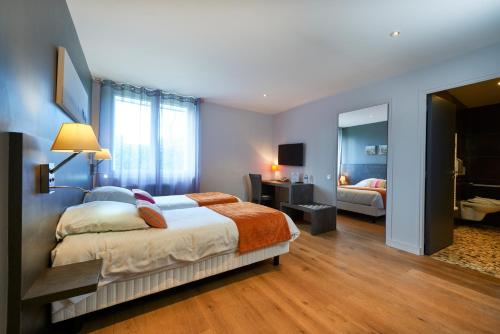 Cozy hotel logis Morlaix in Plouigneau