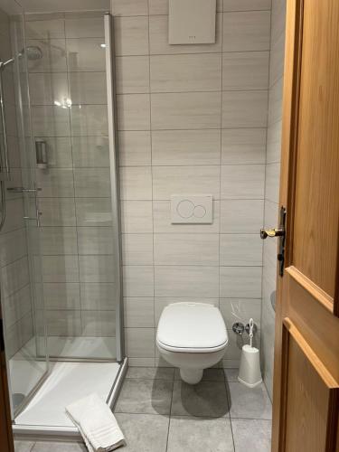 2 double beds