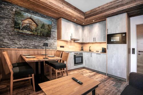 2 bedrooms, 4 beds