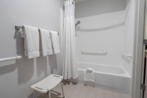 Courtyard by Marriott Cleveland Willoughby, Willoughby (photo 8)