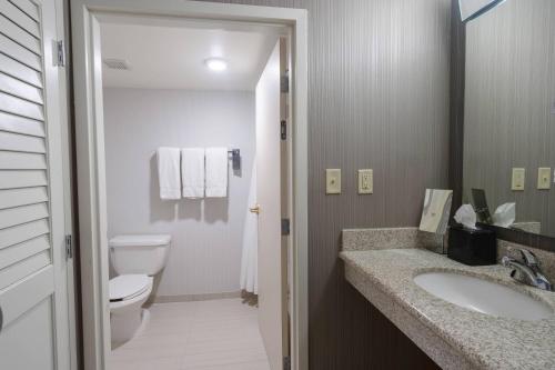 Courtyard by Marriott Cleveland Willoughby - image 2