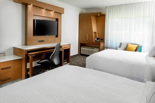 Larger Queen Room with Two Queen Beds