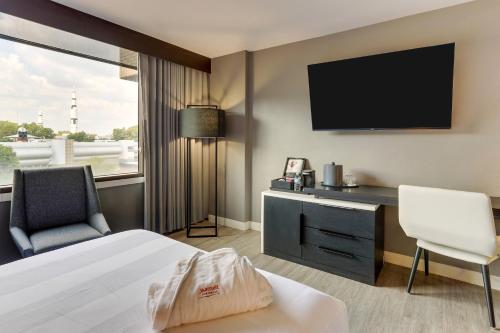 Foto - Huntsville Marriott at the Space & Rocket Center