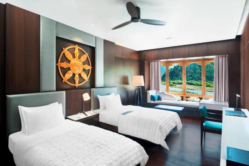 Deluxe Twin, Guest room, 2 Twin/Single Bed(s), Sofa bed image 4