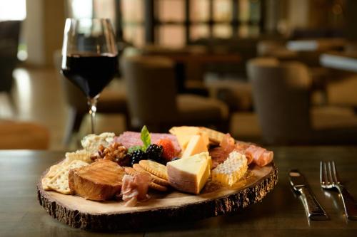 Marriott Tacoma Downtown - image 12