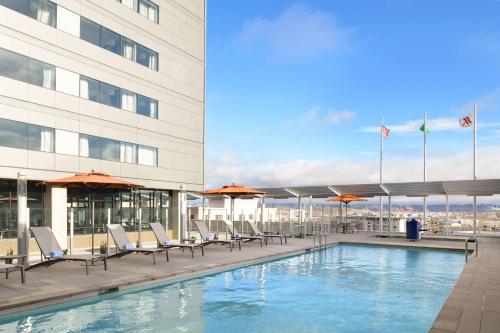 泳池, 塔科馬市中心萬豪酒店 (Marriott Tacoma Downtown) in 塔科瑪