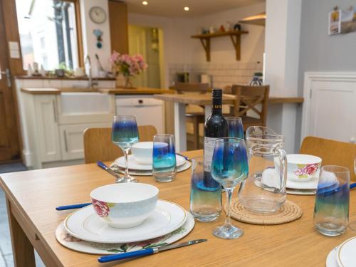 Faciliteiten, Pass the Keys Colourful homely 2 bed terrace in Underdale