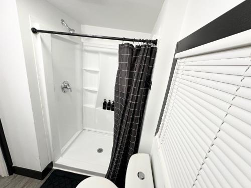 Fully Renovated Modern 4Bedroom 3Bath Home Close to Downtown Cleveland Fully Furnished, Cleveland (zdjęcie 3)