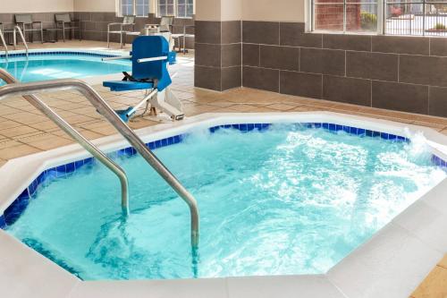 Residence Inn by Marriott Roseville - image 7
