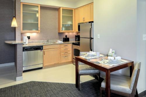 Residence Inn by Marriott Woodbridge Edison/Raritan Center - image 2
