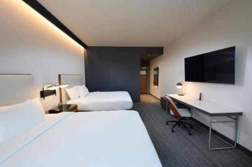Courtyard by Marriott Charlotte Waverly - image 10