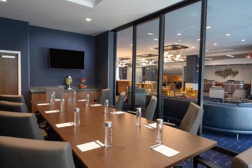 Courtyard by Marriott Charlotte Waverly - image 4