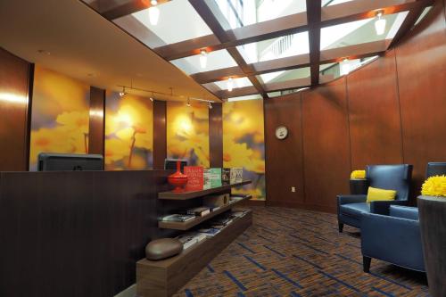 Courtyard by Marriott Columbus West/Hilliard - image 8