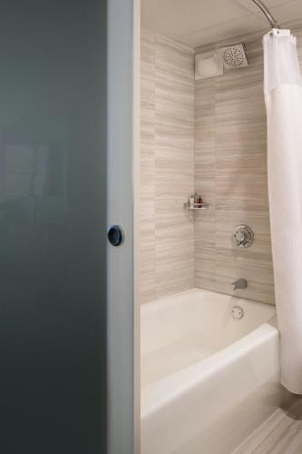 旧金山机场万豪水岸酒店 旧金山机场万豪水岸酒店