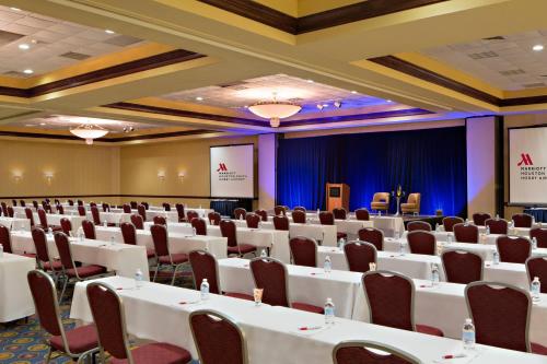 Houston Marriott South at Hobby Airport - image 7