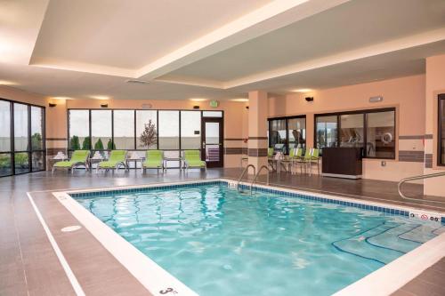Courtyard by Marriott Cleveland Elyria - image 2