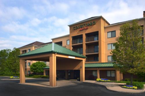 Courtyard Cleveland Westlake - image 13