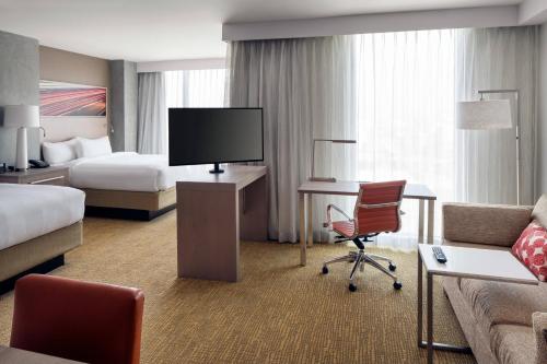 1 queen bed