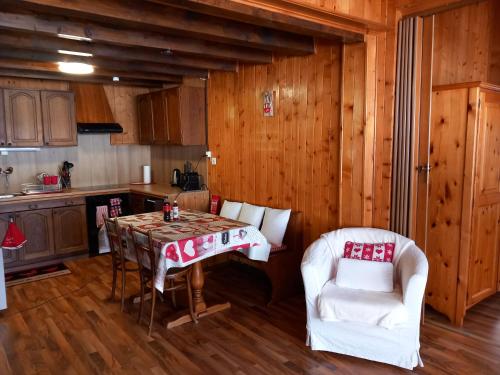 Kitchen, Les Fleurettes in Les Diablerets
