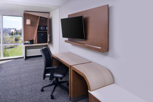 Courtyard by Marriott Columbus Grove City - image 2