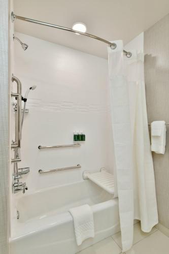 Residence Inn by Marriott Eau Claire - image 6