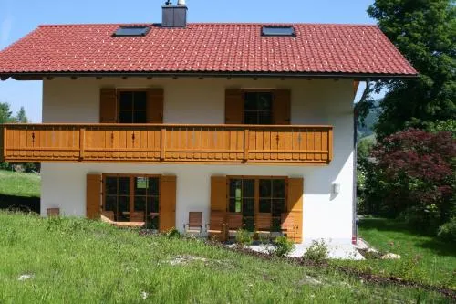Haus Schwänli mit Kachelofen und Sauna in Oberammergau, Deutschland