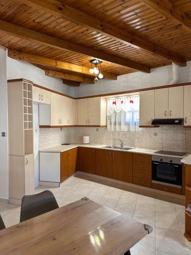 Koutsogiannopoulos House in คาลาไรทา