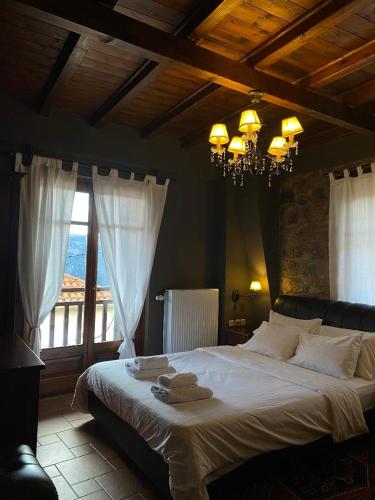 Deluxe Double Room (2 Adults + 1 Child)