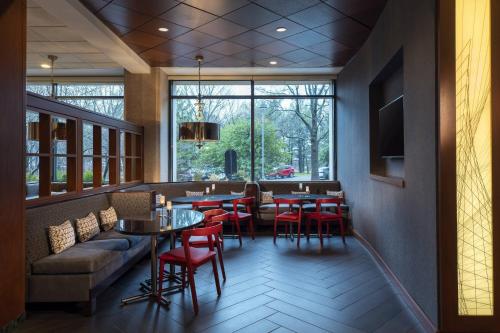 Washington Dulles Marriott Suites - image 10