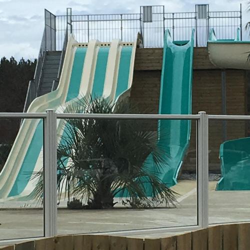 Mobilhome tout confort 40 m2 pour 4 personnes Mobilhome tout confort 40 m2 pour 4 personnes