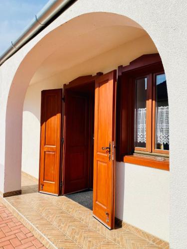 ทางเข้า, SZÍVES LAK (SZIVES LAK) in เฟอร์ตอสเซนต์มิคลอส