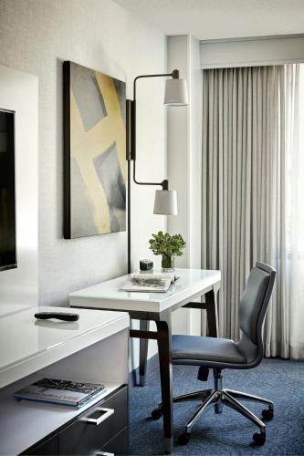 King Room image 3