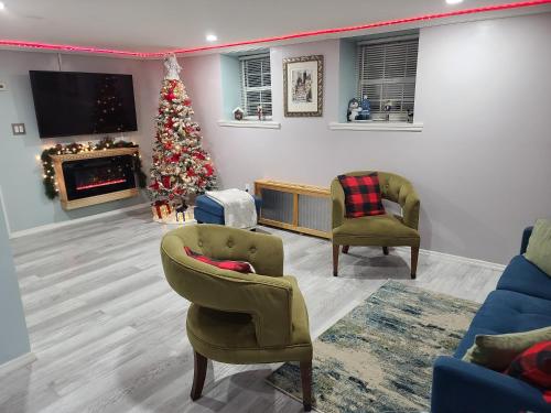 Lovely 2 bedroom Apartment with 2 Entrance and Parking in University Heights, USA