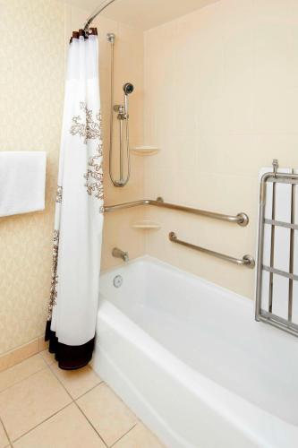 Residence Inn by Marriott San Antonio Six Flags at The RIM - image 10