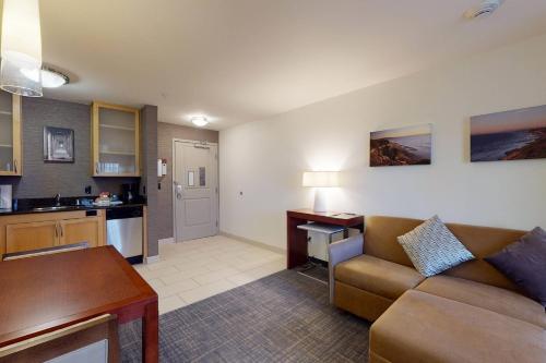Residence Inn San Diego Del Mar - image 12
