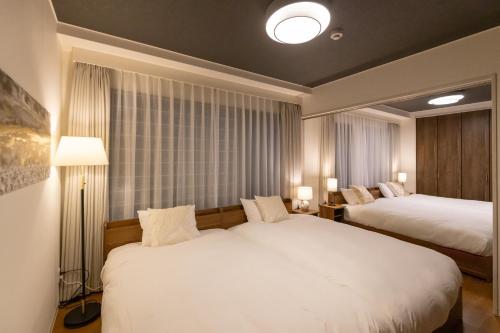 Three-Bedroom Premium Apartment with Balcony image 10
