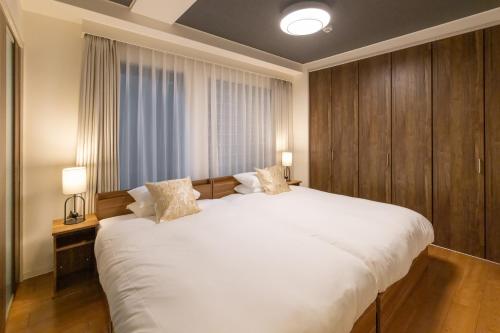 Three-Bedroom Premium Apartment with Balcony image 6