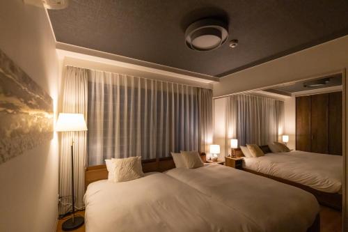 Three-Bedroom Premium Apartment with Balcony image 8