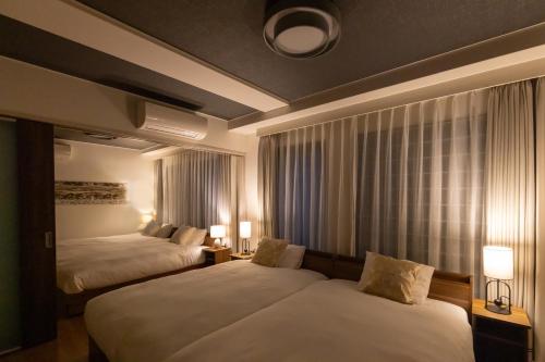 Three-Bedroom Premium Apartment with Balcony image 2