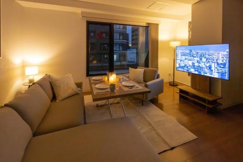 Three-Bedroom Premium Apartment with Balcony image 4