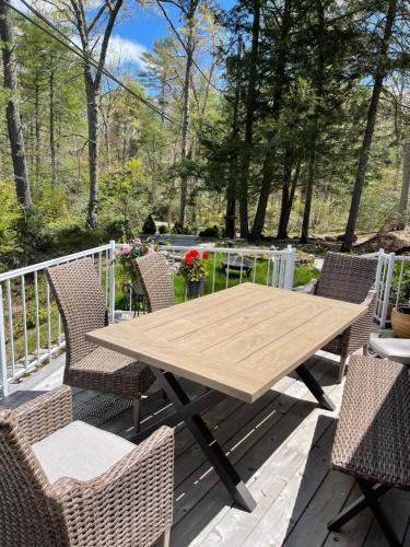 Balkons/terase, The Guest House at River Haven Sanctuary in Vaiominga (RI)